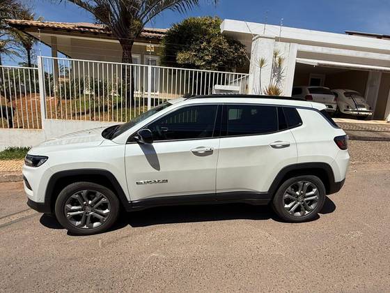 JEEP COMPASS 1.3 T270 TURBO FLEX LONGITUDE AT6 JEEP COMPASS 1.3 T270 TURBO FLEX LONGITUDE AT6
